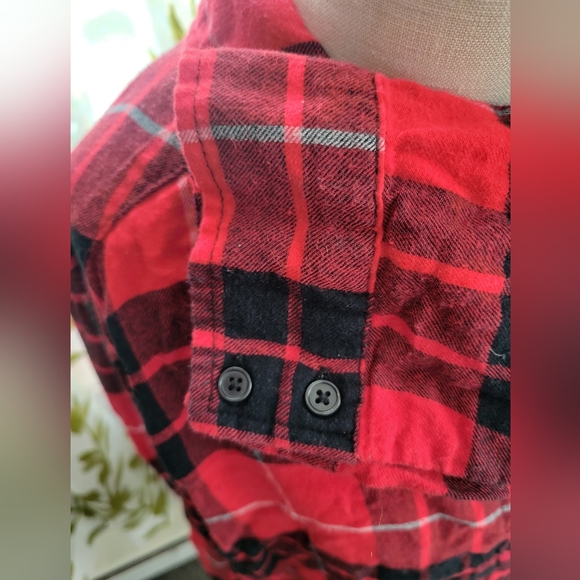 Forever 21 red black cropped button up flannel top Large - Picture 7 of 10